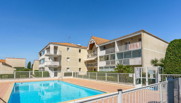 Foto 1 - Apartamento de 1 quarto em Vaux-sur-Mer com piscina e jardim