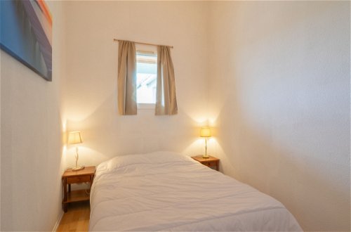 Foto 4 - Appartamento con 1 camera da letto a Vaux-sur-Mer con piscina privata e vista mare