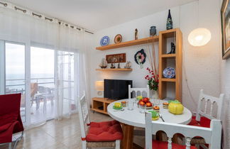 Photo 3 - 1 bedroom Apartment in Llançà with terrace and sea view