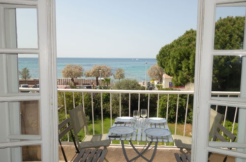 Foto 12 - Apartamento de 2 habitaciones en Saint-Cyr-sur-Mer con terraza y vistas al mar