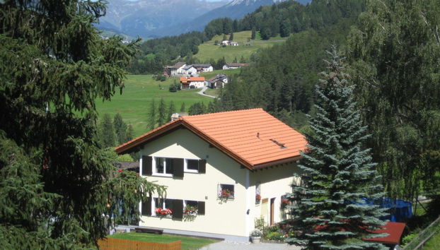Apartamento de 2 quartos em Scuol com banheira de hidromassagem - Foto 2