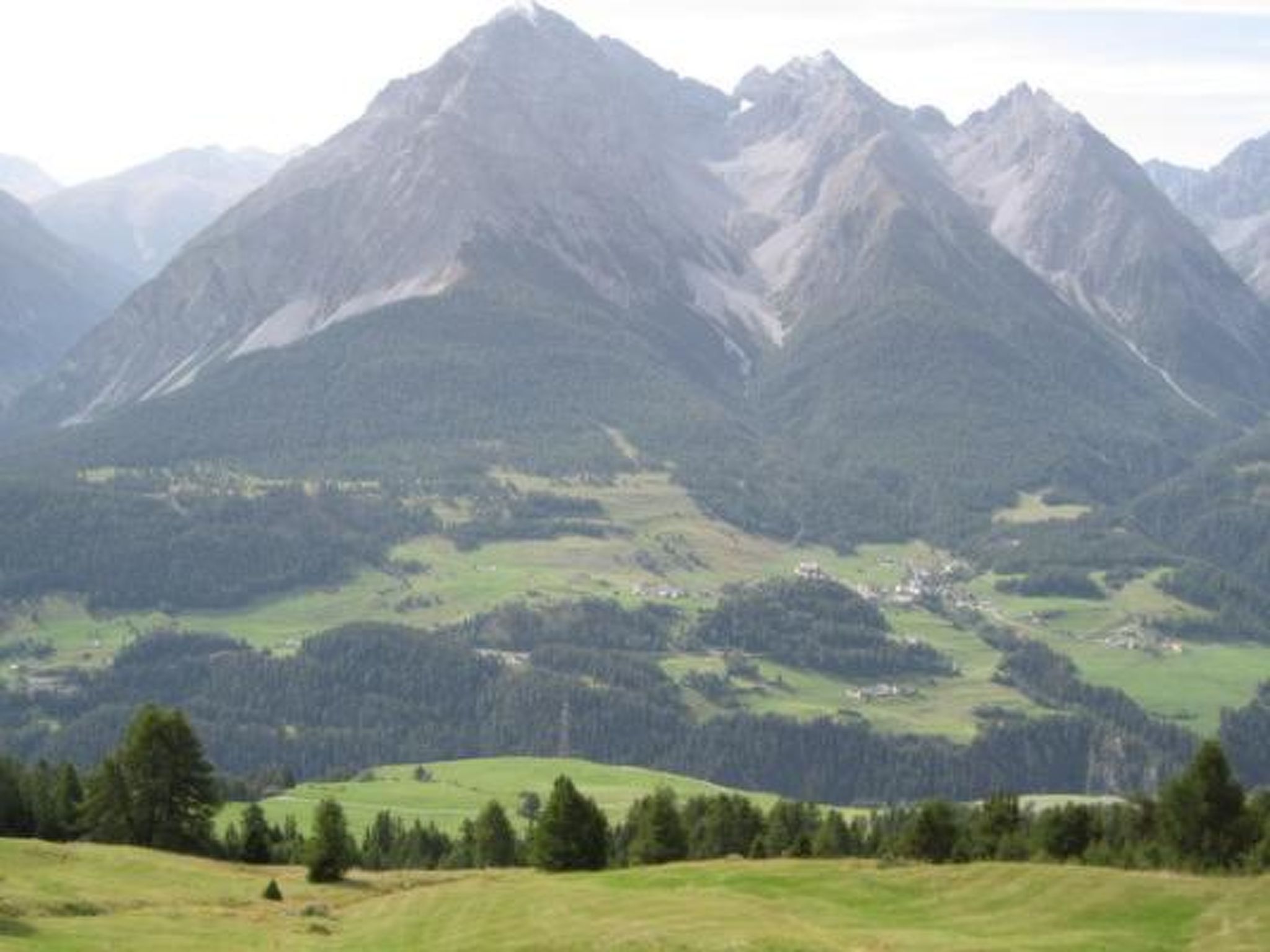 Foto 3 - Apartamento de 2 quartos em Scuol com banheira de hidromassagem e vista para a montanha