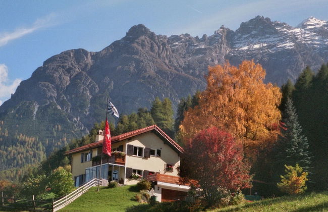 Apartamento de 2 quartos em Scuol com banheira de hidromassagem - Foto 1