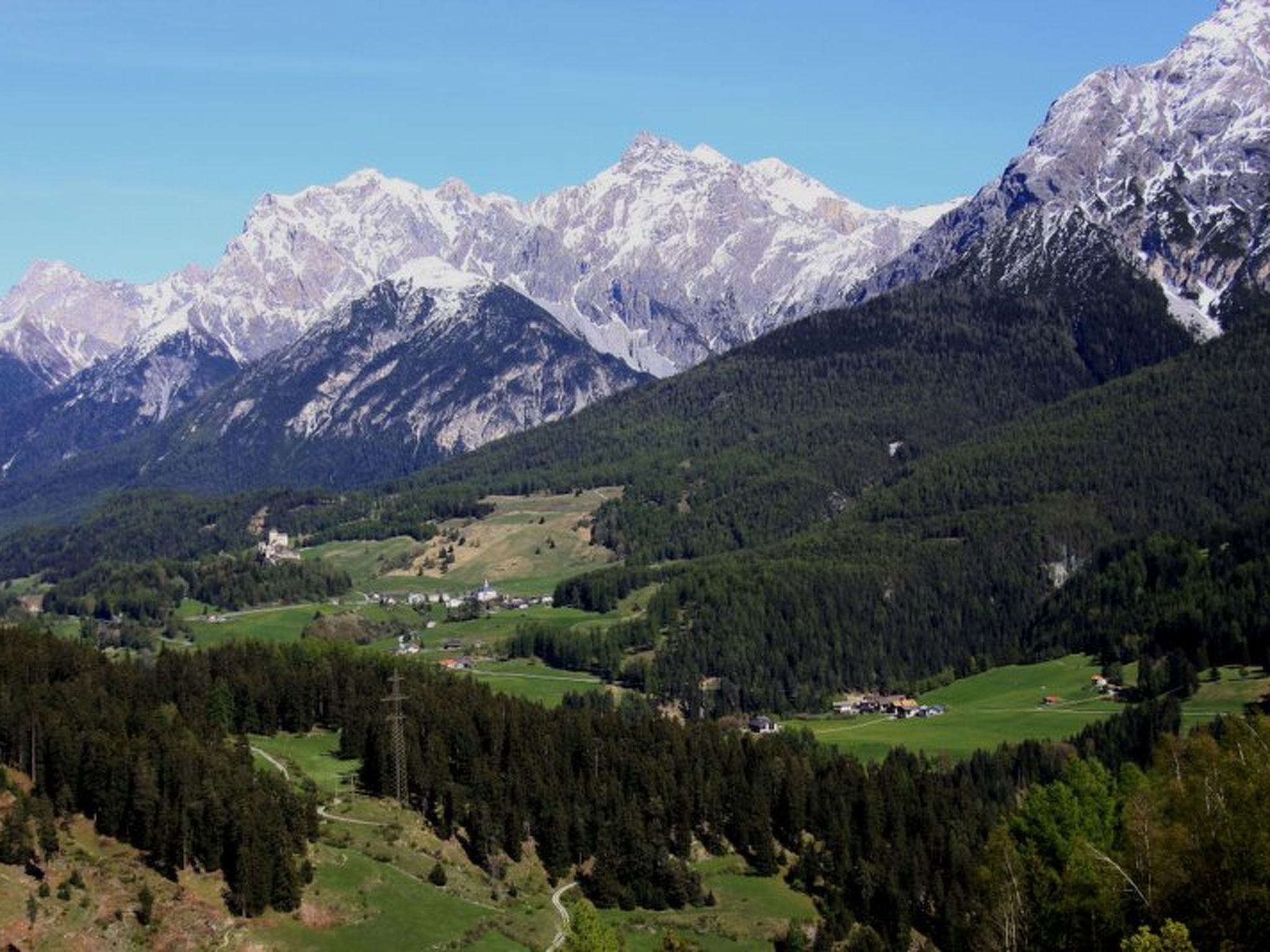 Photo 12 - 2 bedroom Apartment in Scuol with hot tub and mountain view