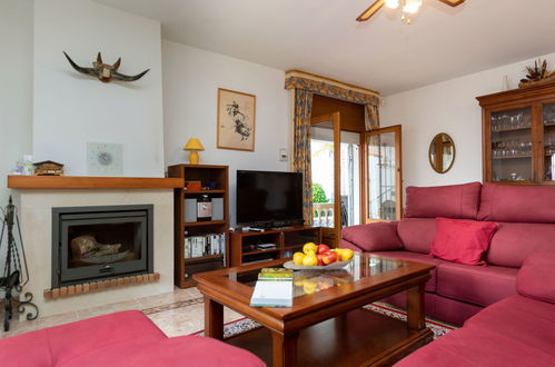 Photo 6 - 3 bedroom House in Mont-roig del Camp with private pool and garden