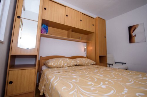 Foto 14 - Appartamento con 2 camere da letto a Rogoznica con terrazza e vista mare