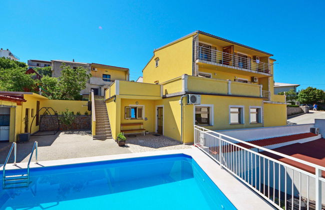 Apartamento de 2 quartos em Senj com piscina e terraço - Foto 13