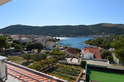 Foto 15 - Apartamento de 2 habitaciones en Sibenik con vistas al mar