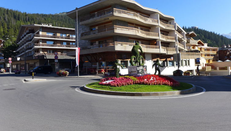 Foto 1 - Apartment mit 1 Schlafzimmer in Crans-Montana mit blick auf die berge