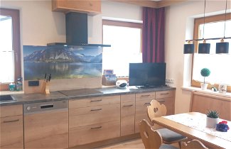 Foto 2 - Appartamento con 2 camere da letto a Aschau im Zillertal con vista sulle montagne
