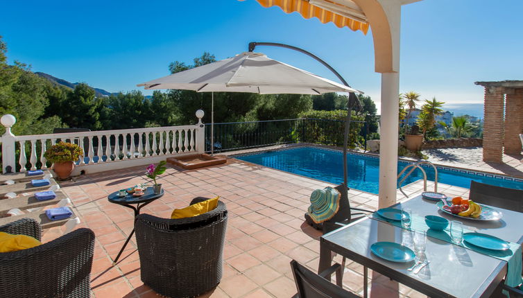 Photo 1 - Maison de 4 chambres à Frigiliana avec piscine privée et vues à la mer