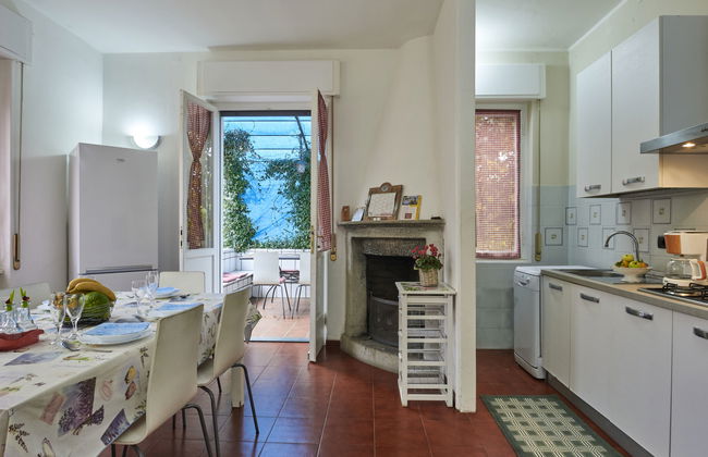 6 bedroom House in Dervio with garden and terrace - Photo 25