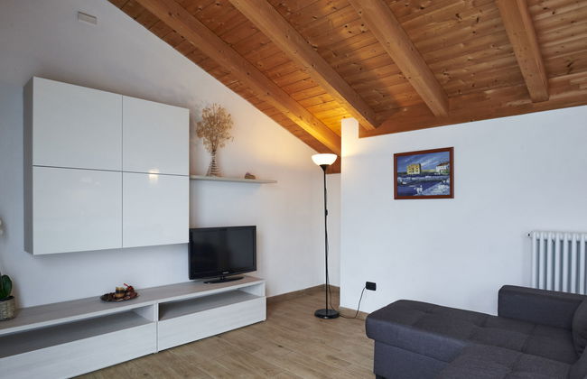 6 bedroom House in Dervio with garden and terrace - Photo 8