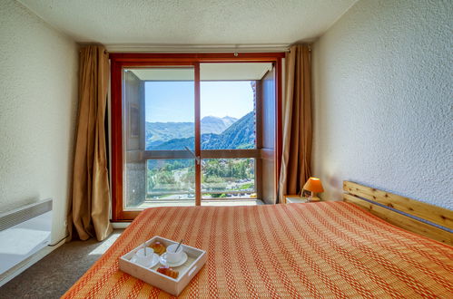 Foto 12 - Appartamento con 2 camere da letto a Villarembert con piscina e vista sulle montagne