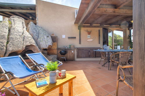 Photo 2 - Maison de 2 chambres à Trinità d'Agultu e Vignola avec jardin et terrasse