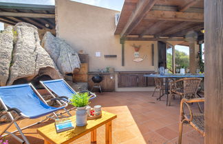 Photo 2 - Maison de 2 chambres à Trinità d'Agultu e Vignola avec jardin et terrasse