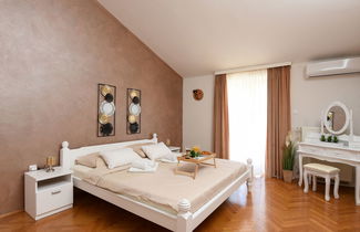 Foto 3 - Casa de 4 quartos em Zadar com piscina privada e terraço