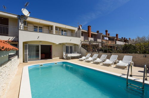 Foto 1 - Casa de 4 habitaciones en Zadar con piscina privada y vistas al mar