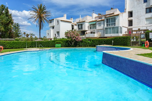 Foto 5 - Appartamento con 1 camera da letto a Estepona con piscina e vista mare