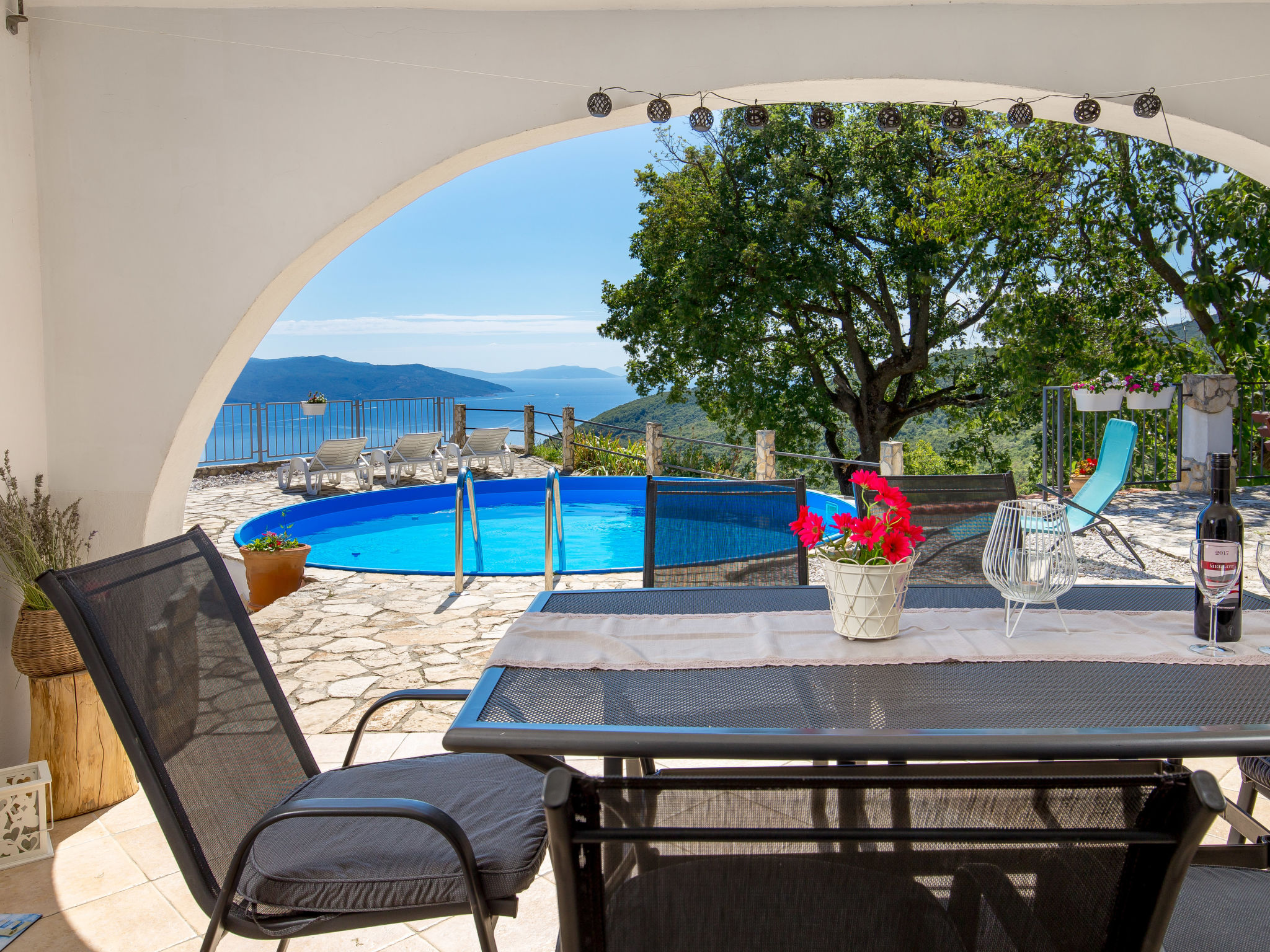 Foto 11 - Casa de 2 quartos em Mošćenička Draga com piscina privada e vistas do mar