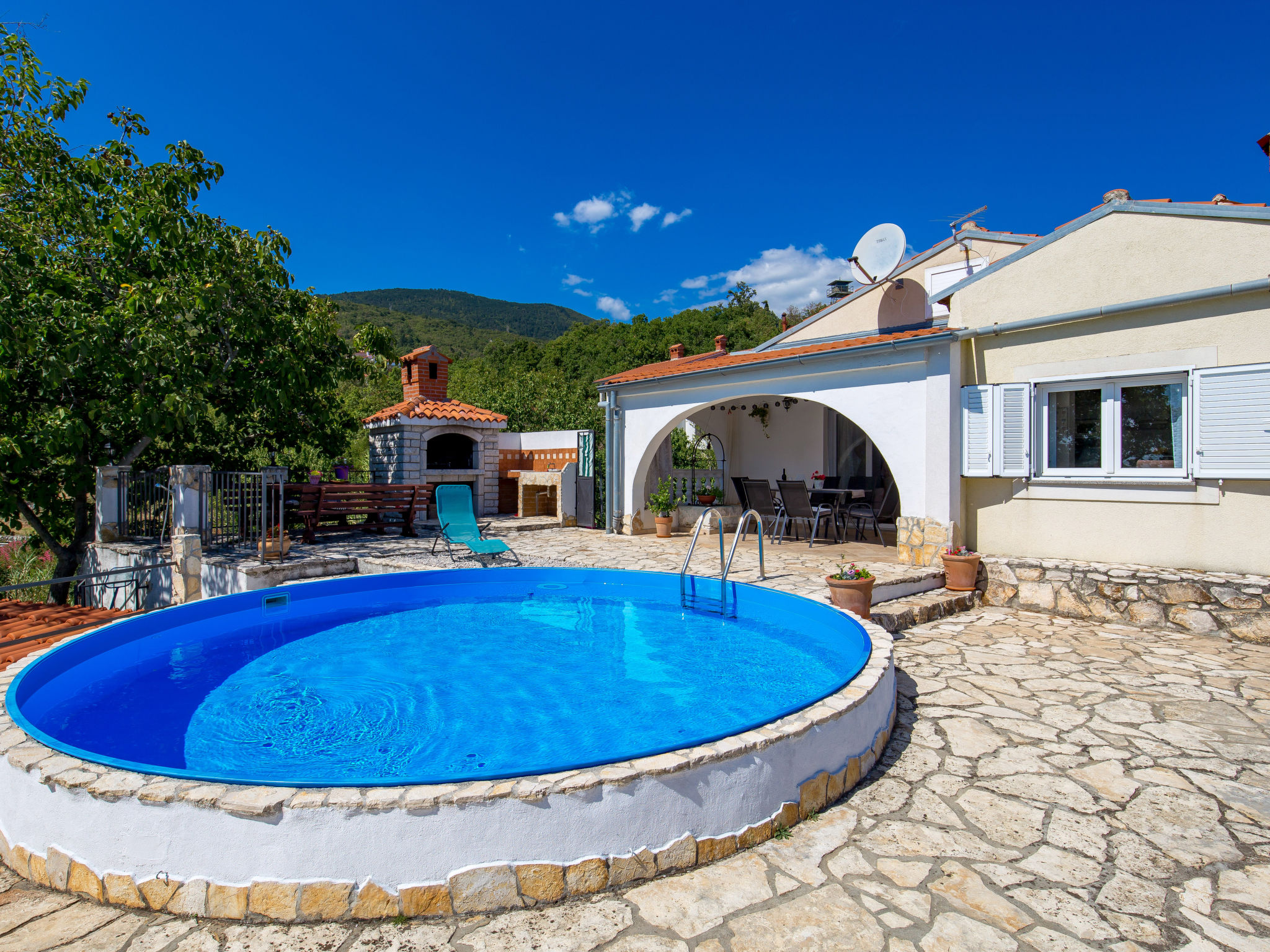 Foto 13 - Casa de 2 quartos em Mošćenička Draga com piscina privada e jardim