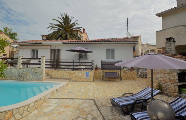 Casa de 2 quartos em Ližnjan com piscina e jardim - Foto 18