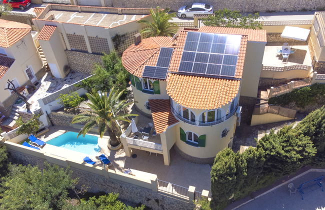 Casa de 6 quartos em Calp com piscina privada e jardim - Foto 1