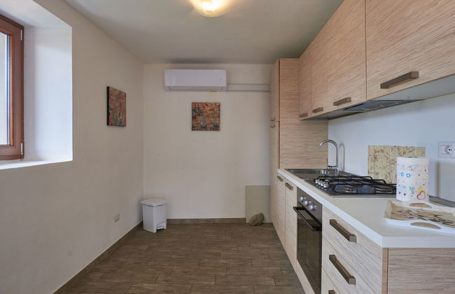 Casa de 6 quartos em Vercana com jardim e terraço - Foto 8