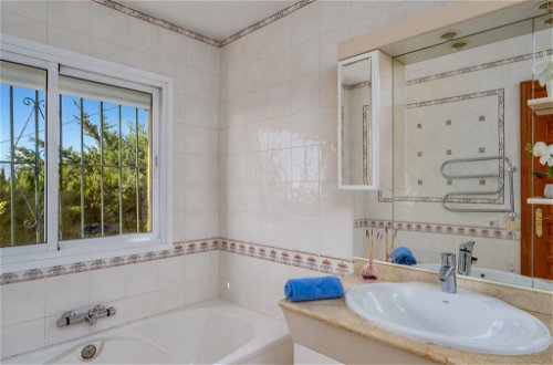 Foto 14 - Casa de 4 habitaciones en Marbella con piscina privada y vistas al mar