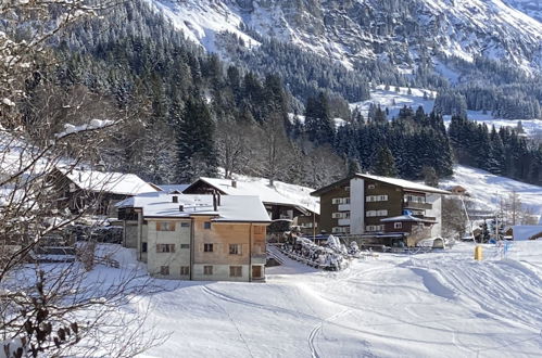 Foto 21 - Apartamento de 4 quartos em Lauterbrunnen com vista para a montanha