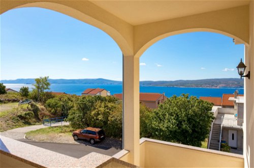 Foto 10 - Apartamento de 1 habitación en Crikvenica con jardín y vistas al mar