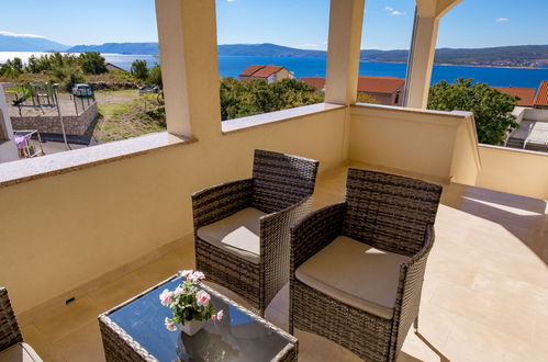 Foto 1 - Apartamento de 1 quarto em Crikvenica com jardim e vistas do mar