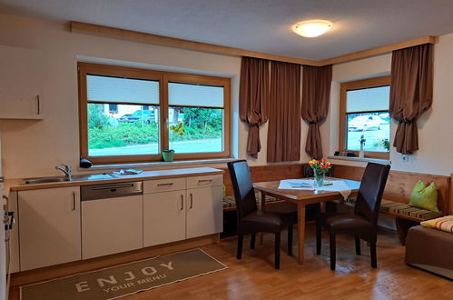 Photo 8 - 2 bedroom Apartment in Tux with terrace and mountain view