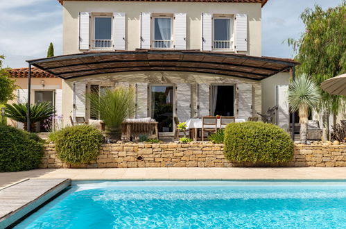 Photo 1 - Maison de 4 chambres à Saint-Cyr-sur-Mer avec piscine privée et vues à la mer