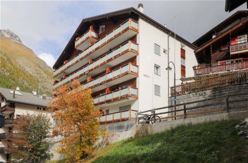 Foto 26 - Appartamento con 2 camere da letto a Zermatt con vista sulle montagne