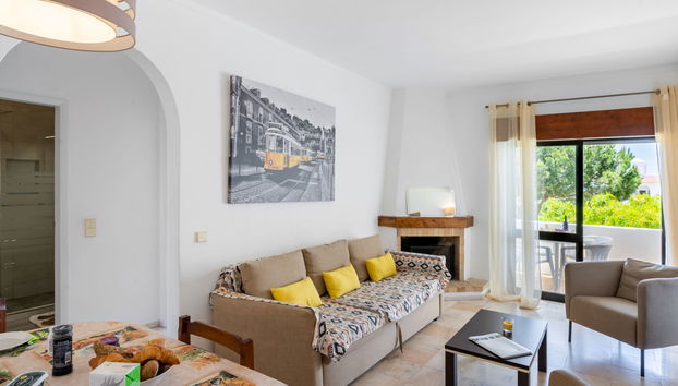 Apartamento de 3 quartos em Lagoa com piscina e jardim - Foto 3