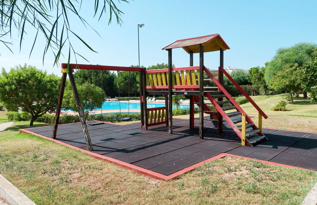 Apartamento de 3 quartos em Lagoa com piscina e jardim - Foto 14