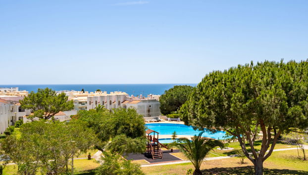 Apartamento de 3 quartos em Lagoa com piscina e jardim - Foto 4