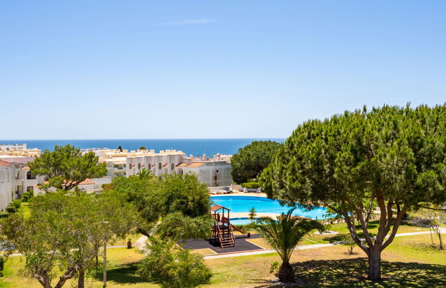 Apartamento de 3 quartos em Lagoa com piscina e jardim - Foto 4