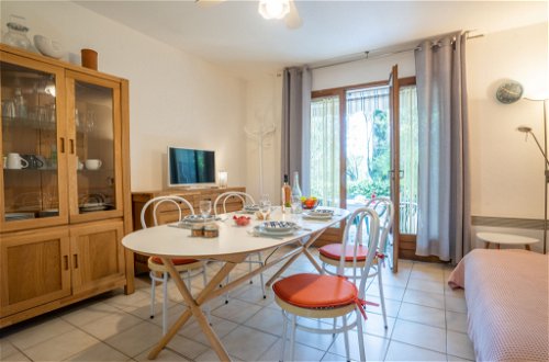 Foto 6 - Apartamento de 2 quartos em Fréjus com jardim e vistas do mar