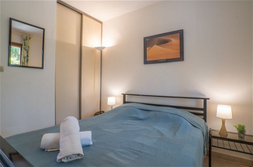 Foto 12 - Apartment mit 2 Schlafzimmern in Fréjus mit garten und blick aufs meer