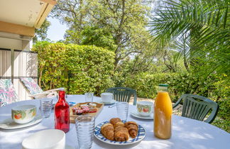 Foto 1 - Appartamento con 2 camere da letto a Fréjus con giardino e vista mare