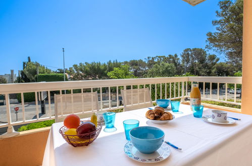 Foto 13 - Appartamento con 1 camera da letto a Fréjus con piscina e vista mare