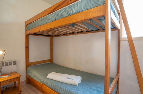 Foto 4 - Appartamento con 1 camera da letto a Fréjus con piscina e vista mare