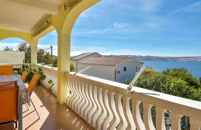 3 bedroom Apartment in Karlobag with terrace - Photo 11