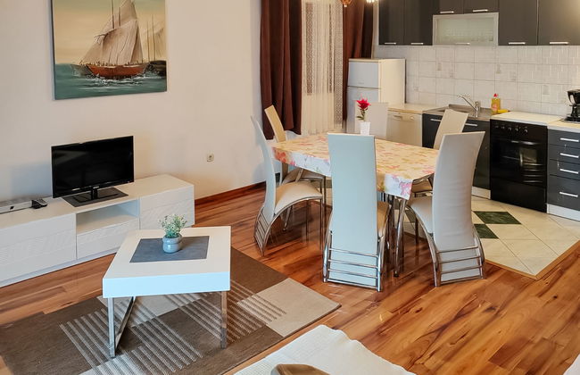 3 bedroom Apartment in Karlobag with terrace - Photo 3