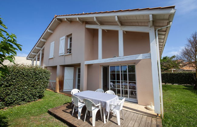 Casa de 4 quartos em Biscarrosse com piscina e jardim - Foto 1