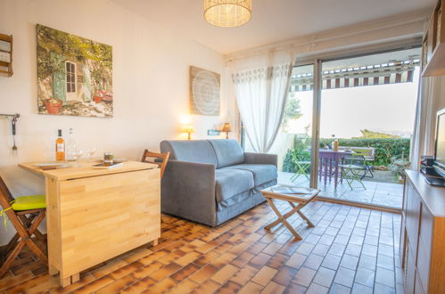 Foto 7 - Apartamento en Fréjus con jardín y vistas al mar