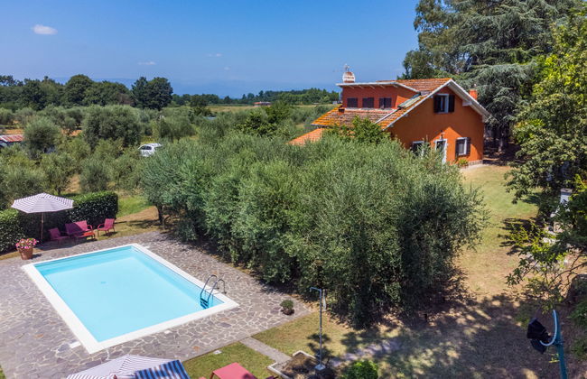 Casa de 3 quartos em Santa Maria a Monte com piscina privada e jardim - Foto 1