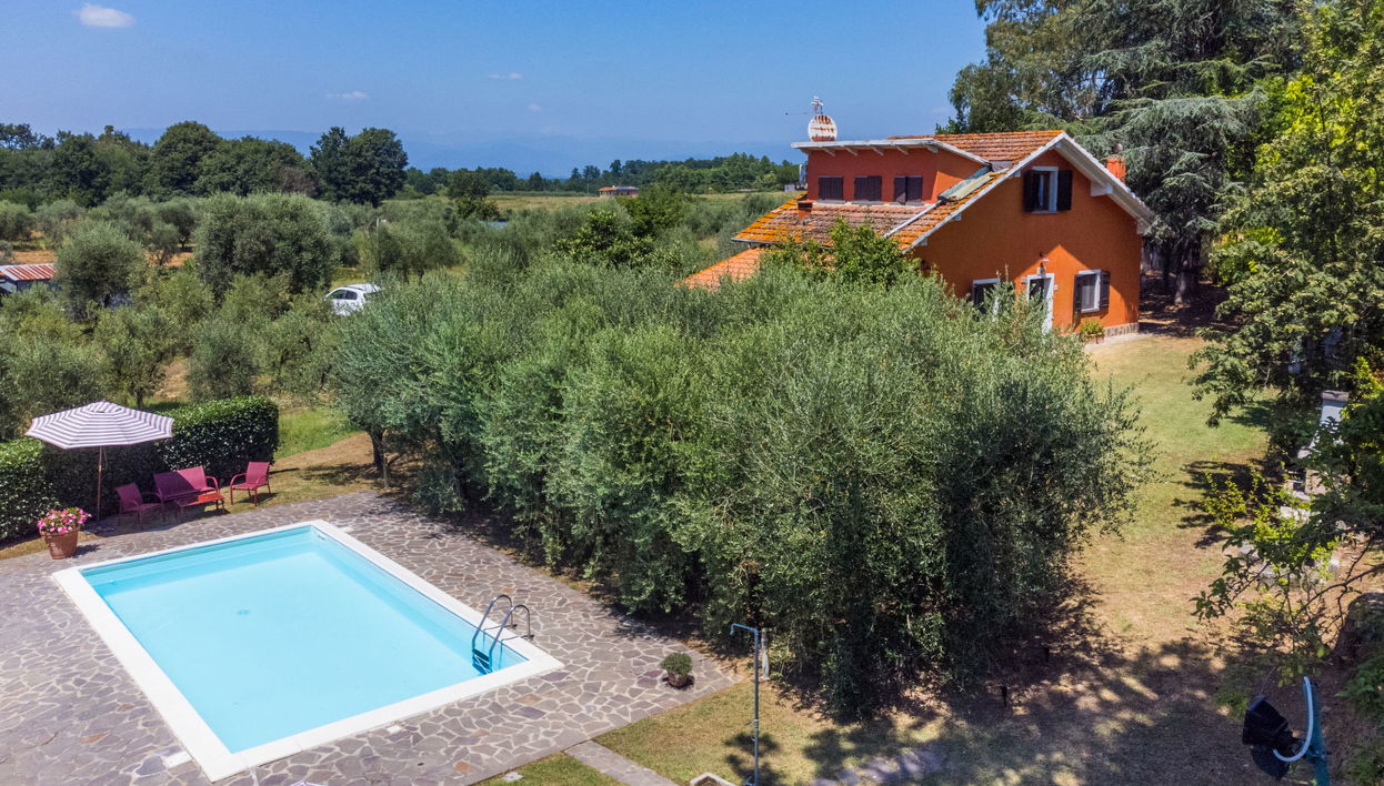 Casa de 3 quartos em Santa Maria a Monte com piscina privada e jardim - Foto 1